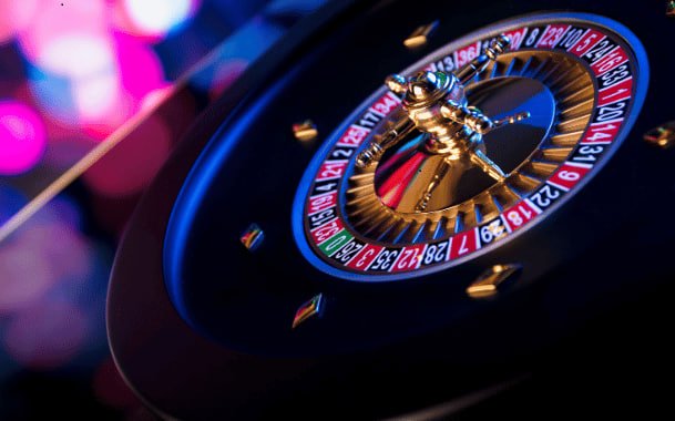 Tampilan antarmuka suletoto2 di perangkat mobile dengan sportsbook dan live casino